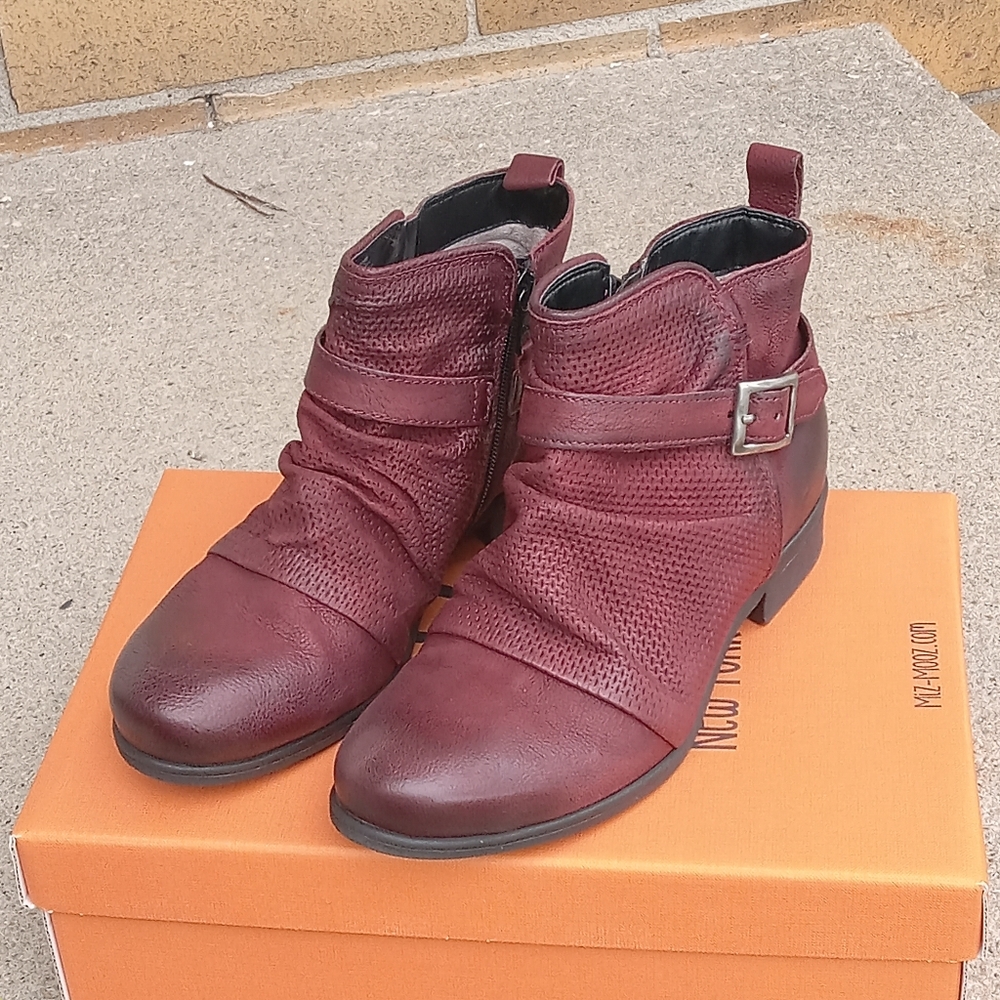 NIB Miz Mooz Suzy Leather Ankle Boots w/Buckle, 39